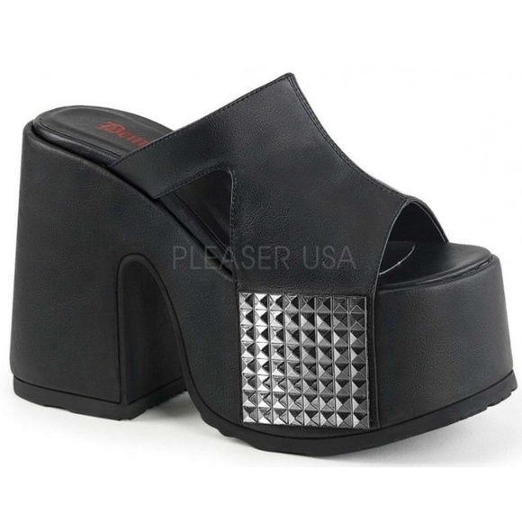 Demonia Shoes - Camel Black Platform Demonia Slide w/Silver Panel